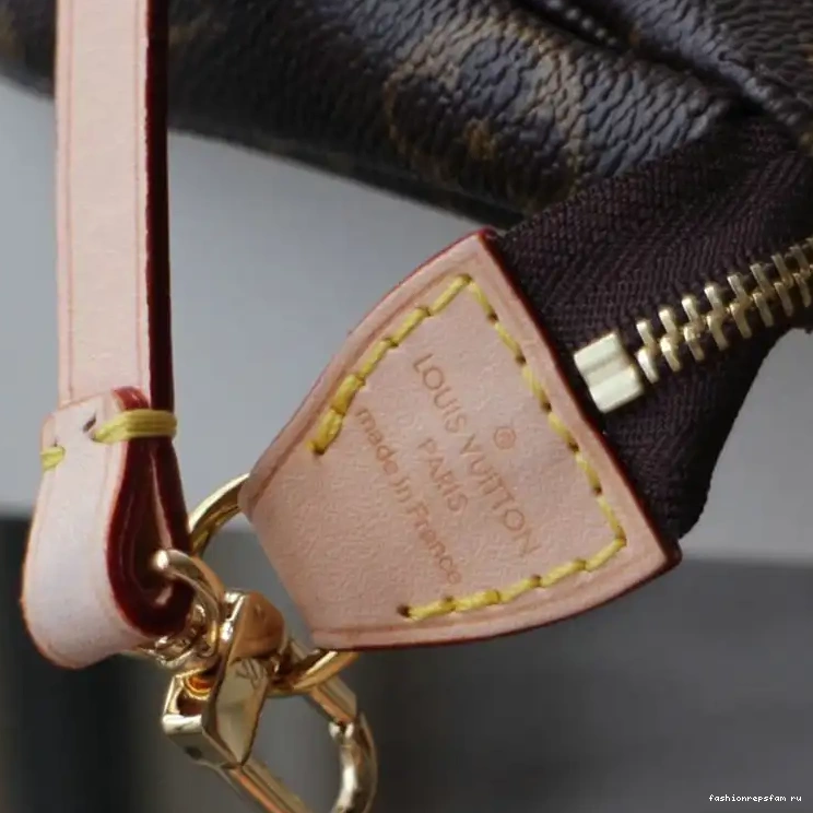 Fashionrepsfam ru 207B570009 Bags LV 0615